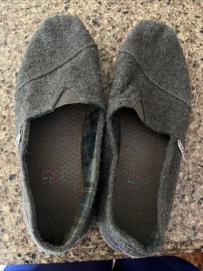 BOBS from Skechers Women's Gray Felt Slip-On Flats
